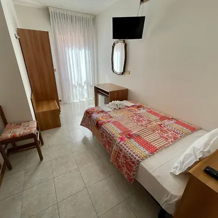 Rosa Hotel 2*
