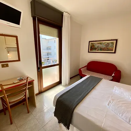 Rosa Hotel 2*