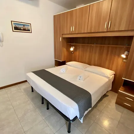 Rosa Hotel 2*