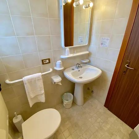 Hotel Rosa 2*